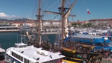 Var : à Saint-Raphaël, le franc succès d'un vieux gréement et ses pirates