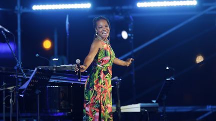 Lisa Simone sur scène à Beyrouth lors du festival Holidays 2019, le 19 juillet 2019&nbsp; (JOSEPH EID / AFP)