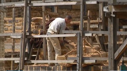 Patrimoine : un château reconstruit à l'ancienne