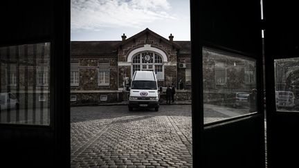 L'entrée de la prison de Fresnes (Val-de-Marne), le 17 octobre 2018.&nbsp; (PHILIPPE LOPEZ / AFP)