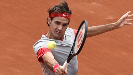 Roger Federer s'est imposé sans forcer pour son entrée en matière à Roland-Garros (PASCAL GUYOT / AFP)