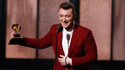 &nbsp; (Le chanteur  britannique Sam Smith grand gagnant des Grammys © REUTERS| Lucy Nicholson)