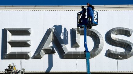 Un b&acirc;timent EADS &agrave; Ottobrunn, pr&egrave;s de Munich (Allemagne), le 16 janvier 2012. (PETER KNEFFEL / AFP)