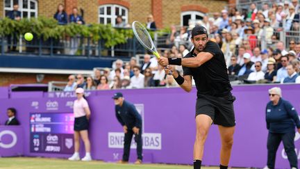 L'Italien Matteo Berrettini lors du tournoi du Queen's, le 19 juin 2022, à Londres. (ASHLEY WESTERN / COLORSPORT / AFP)