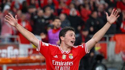 Joao Neves après avoir marqué lors d'un match entre le Benfica Libonne et le GD Chaves, à Lisbonne, au Portugal, le 29 mars 2024. (MANUEL DE ALMEIDA / MAXPPP)