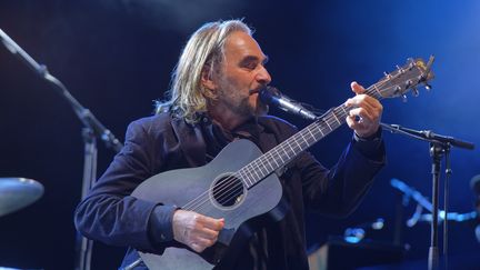 Le chanteur suisse Stephan Eicher en concert lors du festival Face B (version amenagee du festival du Cabaret Vert) a Charleville-Mezieres (Ardennes), le 29 août 2021. (CARL HOCQUART/SIPA)