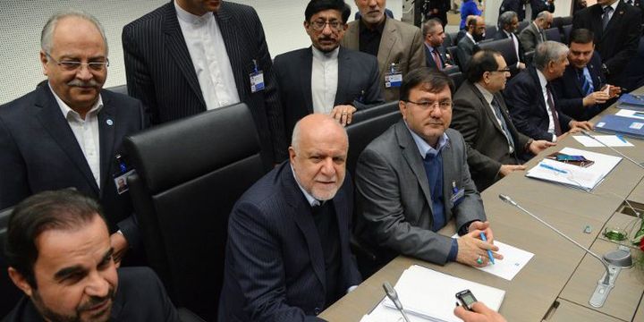 Représentants iraniens à la conférence de l'Opep avec au centre (barbe blanche) le ministre iranien du Pétrole Bijan Namdar Zangeneh. Téhéran s'est félicité de l'accord de Vienne en faveur d'une hausse des cours du brut. (Alexey Vitvitsky / Sputnik)