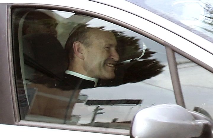 Franz Schmidberger arrive à sa résidence d'Albano (Italie), le 29 août 2005. (ALESSANDRO BIANCHI / REUTERS)