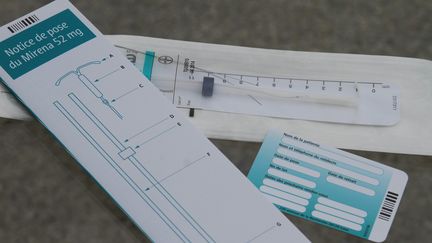 Un stérilet hormonal Mirena, dosé à 52 mg de lévonorgestrel. (JEAN-FRANCOIS FREY / L'ALSACE / MAXPPP)