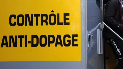 Le contrôle anti-dopage, passage obligé pour les coureurs...