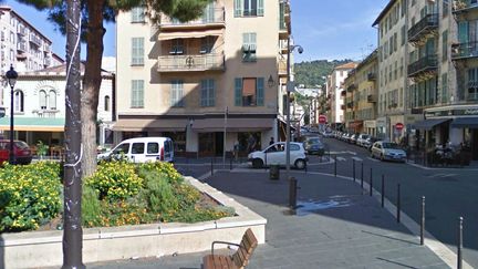 La fontaine de la place du Pin, à Nice, est à sec depuis la fin mai. (GOOGLEMAPS)