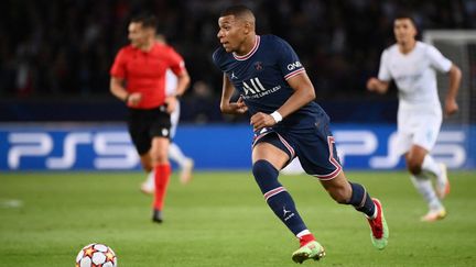 Kylian Mbappé ne voit pas son avenir au Paris Saint-Germain.&nbsp; (FRANCK FIFE / AFP)