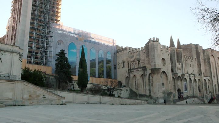 Symbole du rayonnement de l’église sur l’Occident chrétien au XIVème siècle, le Palais des Papes avait besoin de se refaire une beauté. (F. Renard / France Télévisions)