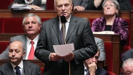 Jean-Marc Ayrault prend la parole à l'Assemblée, le 12 octobre 2010 (AFP - Pierre Verdy)