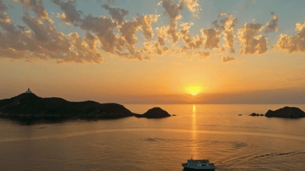 Patrimoine : les couchers de soleil époustouflants des Îles Sanguinaires (France 2)