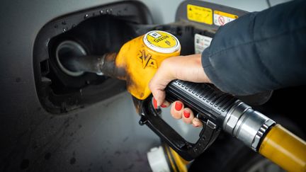 Illustration hausse des prix du carburant. (BOILEAU FRANCK / MAXPPP)