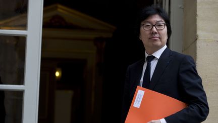 Jean-Vincent Placé arrive à Matignon, à Paris, le 18 février 2016. (KENZO TRIBOUILLARD / AFP)