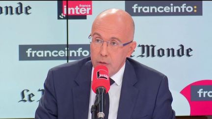 "Questions politiques" avec Eric Ciotti