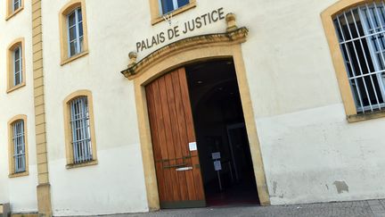 Le palais de justice de Roanne. Photo d'illustration. (YVES SALVAT / MAXPPP)