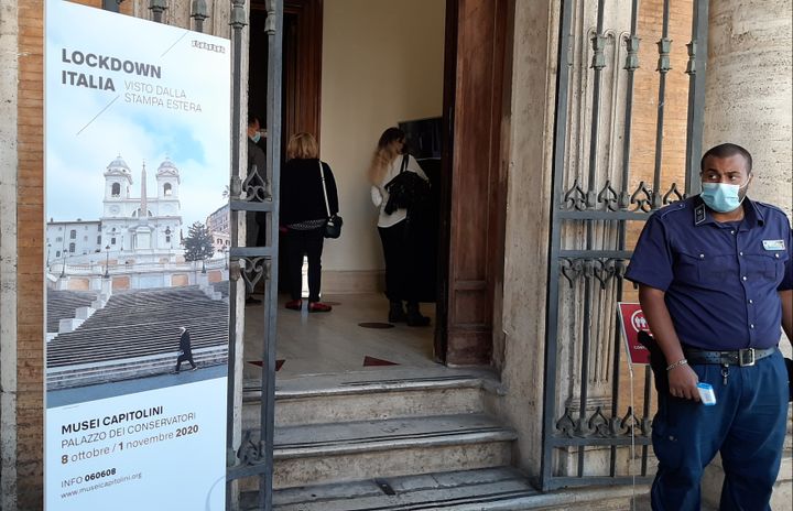 L’entrée de l’exposition "Lockdown Italia visto della stampa estera"&nbsp;aux Musées du Capitol à Rome (BRUCE DE GALZAIN / RADIO FRANCE)