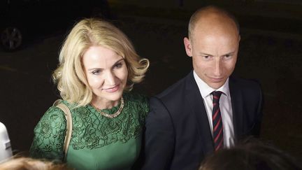 Helle Thorning-Schmidt, la Premi&egrave;re ministre danoise, et son mari, le d&eacute;put&eacute; travailliste britannique Stephen Kinnock, le 7 mai 2015 &agrave; Aberavon (Royaume-Uni). (JOE GIDDENS/AP/SIPA)