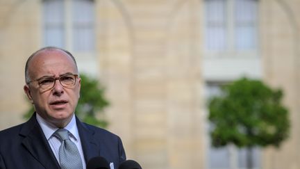 Le ministre de l'Intérieur, Bernard Cazeneuve, s'exprime à l'Elysée, à Paris, à l'issue d'un conseil restreint de défense, le 11 août 2016. (JULIEN MATTIA / NURPHOTO / AFP)