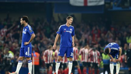 Nemanja Matic et Cesc Fabregas désabusés lors de la défaite de Chelsea contre Southampton. (JUSTIN TALLIS / AFP)