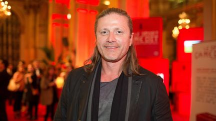 L'ancien footballeur Emmanuel Petit participe &agrave; une soir&eacute;e de gala &agrave; Paris, le 10 mars 2014. (REVELLI-BEAUMONT / SIPA)