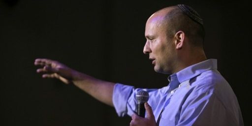 Naftali Bennett, le leader HaBayit HaYehudi, en meeting à Tel Aviv en décembre 2012. (JACK GUEZ / AFP)