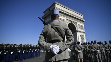 8 mai : première cérémonie présidée par Emmanuel Macron