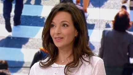 Éliette Abécassis est l’auteure de&nbsp;: "L’envie d’y croire, Journal d’une époque sans foi." (CAPTURE D'ÉCRAN FRANCE 3)