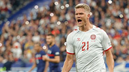 Le Danois Andreas Cornelius a inscrit un doublé au stade de France, vendredi 3 juin 2022. (GEOFFROY VAN DER HASSELT / AFP)