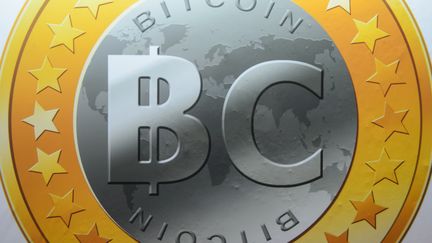 Le logo de Bitcoin (ANTHONY WALLACE / AFP)