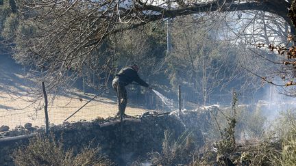 Le feu en Corse a ravagé près de 1 500 hectares depuis ce week-end.&nbsp; (JEAN-PIERRE BELZIT / MAXPPP)