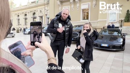 Sur YouTube comme sur Instagram, il partage sa passion pour les voitures de prestige avec ses millions d’abonnés. Brut a passé la journée avec GMK à Monaco.