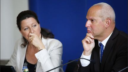 Agnes Buzyn, ancienne ministre la Santé, et le directeur général de la santé Jérôme Salomon lors d'une conférence de presse le 28 mai 2018. Photo d'illustration. (LUC NOBOUT / MAXPPP)