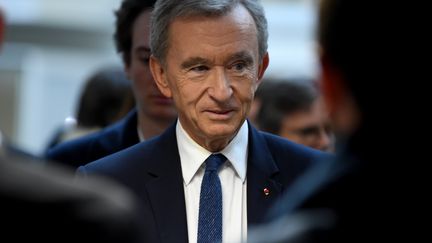 Le patron du groupe LVMH, Bernard Arnault, à Paris en avril 2018. (ERIC PIERMONT / AFP)