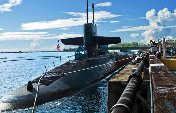 L'USS «Georgia», en escale à Diego Garcia, le 16 avril 2014. (US Navy)