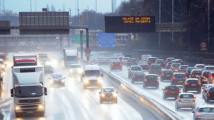 L'autoroute pr&egrave;s de Lille (Nord), le 7 d&eacute;cembre 2012. (PHILIPPE HUGUEN / AFP)