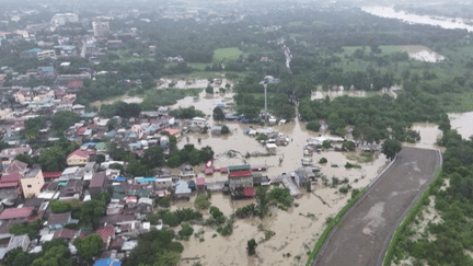 Philippines : le passage de la tempête Trami a fait au moins 97 morts (France 2)