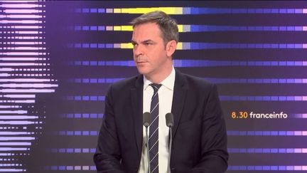 Olivier Véran, ministre délégué chargé du Renouveau démocratique et porte-parole du gouvernement, sur franceinfo,&nbsp;vendredi 3 février 2023. (FRANCEINFO / RADIOFRANCE)