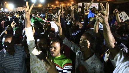 Des manifestants soudanais dans les rues de Khartoum, le 15 mai 2019.&nbsp; (ASHRAF SHAZLY / AFP)