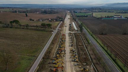 Le chantier de l'A69 longeant la N126 à Saint-Germain-des-Près, près de Castres, le 5 janvier 2025. (ED JONES / AFP)