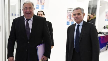 Gérard Larcher et Bernard Accoyer, qui ont convoqué le comité national des Républicains, le 29 novembre 2016 à Paris. (BERTRAND GUAY / AFP)