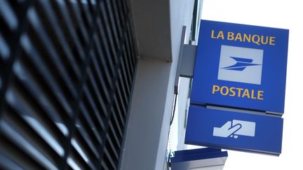 La Banque Postale est pour l'instant la seule banque en France à proposer le paiement par reconnaissance vocale.&nbsp; (JEAN-SEBASTIEN EVRARD / AFP)