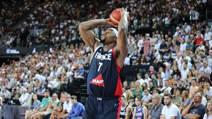 Guerschon Yabusele lors du match de qualification au Mondial 2023 face à la République Tchèque, le 24 août 2022. (NORBERTO MACCAGNO/PACIFIC/SIPA)