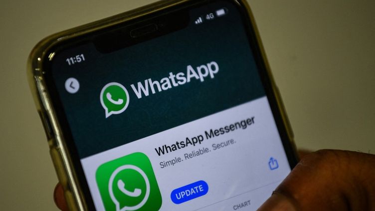 Quatre questions sur la nouvelle politique de partage de données entre  Facebook et WhatsApp