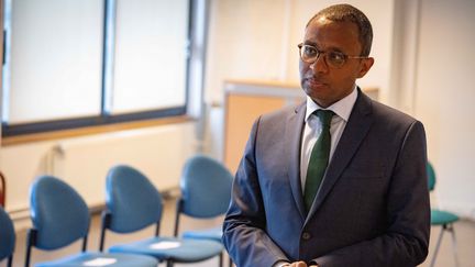 Pap Ndiaye, ministre de l'Education nationale, lors d'une réunion avec les enseignants contractuels, le 26 août 2022. (ERIC TSCHAEN / POOL / AFP)