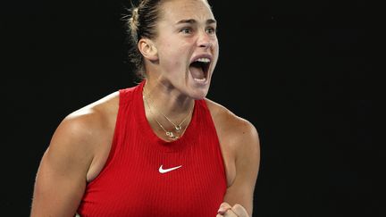 The joy of Aryna Sabalenka, qualified for the final of the Australian Open, Thursday January 25, 2024. (MARTIN KEEP / AFP)