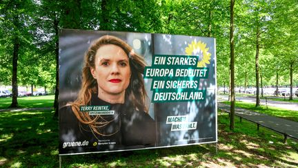 Affiche électorale du parti vert avec Terry Reineke, première candidat. "Une Europe forte signifie une Allemagne sûre". Münster, Rhénanie du Nord-Westphalie, Allemagne, le 6 mai 2024. (IMAGO/R?DIGER W?LK / MAXPPP)